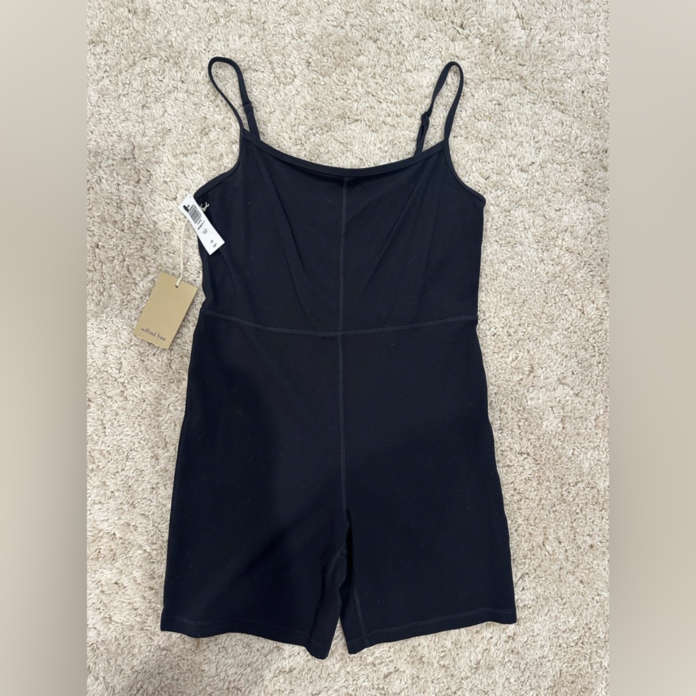 Aritzia (Wilfred) Black Size Large Divinity 7” Romper